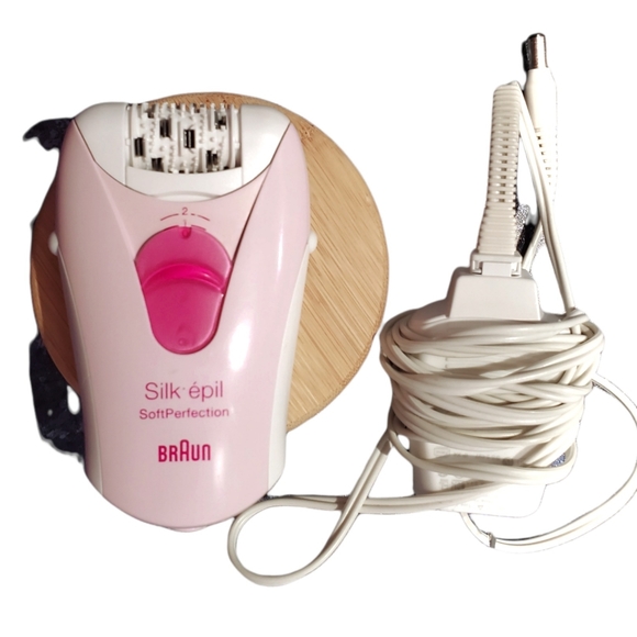 Braun Silk Epil - Soft Perfection 5318- Sanitized and clean - Picture 3 of 8